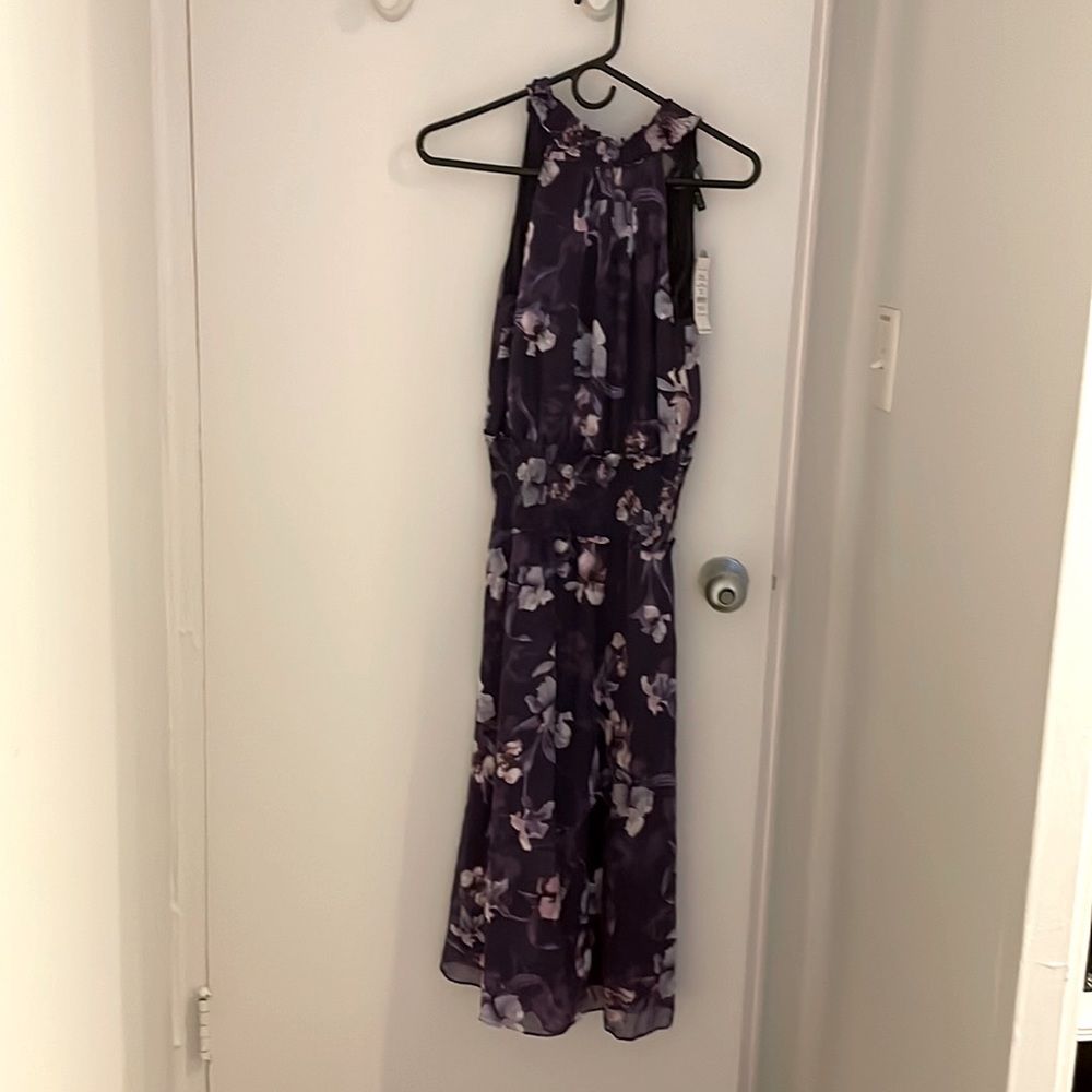 White House black market mock neck chiffon dress nwt never worn size 00